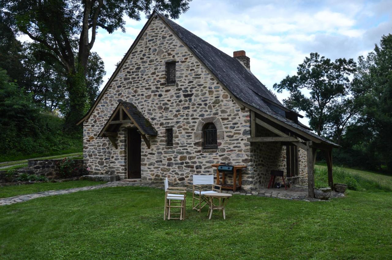 Chambre D'Hote De Charme Dans Maison Independante Bed & Breakfast Preaux  Exterior photo